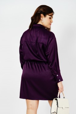 Nouvelle robe chemise en satin violet. Fabriquée en Franc