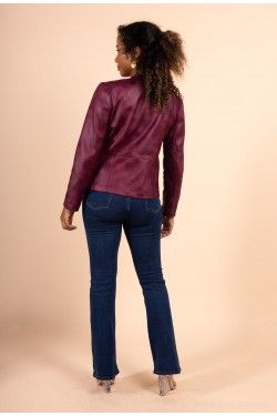 Veste en faux cuir coupe cintrée bordeaux