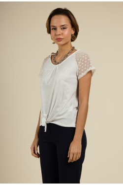 Tee-shirt blanc col rond avec des manchettes en dentelle