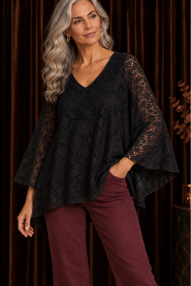 Top ample col V noir en macramé grande taille